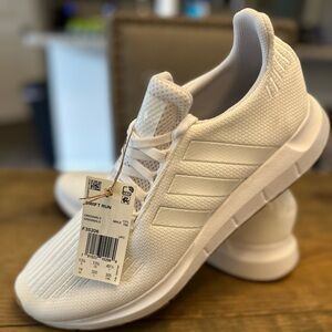 Adidas Swift Run (men’s 14)